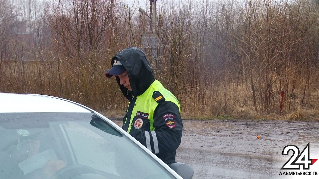 Жителя Альметьевска остановили на границе с Грузией из-за долгов в 100 тысяч рублей