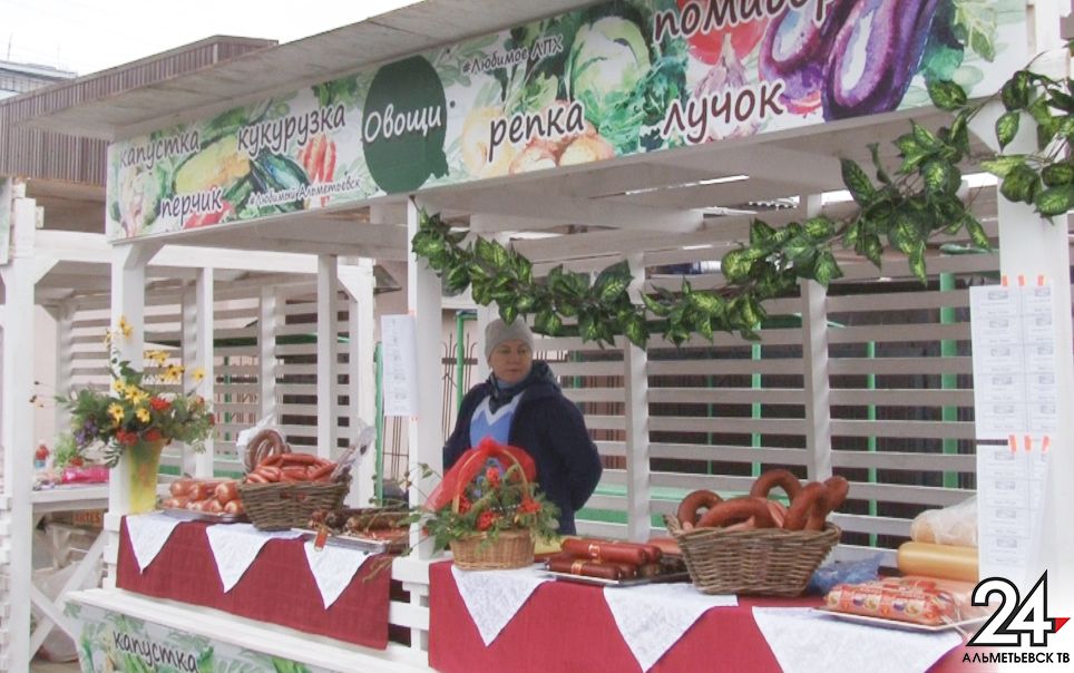 Урожай овощей и зелени и открытие новых бесплатных павильонов для ЛПХ: в Альметьевске продолжается поддержка сельхозпроизводителей