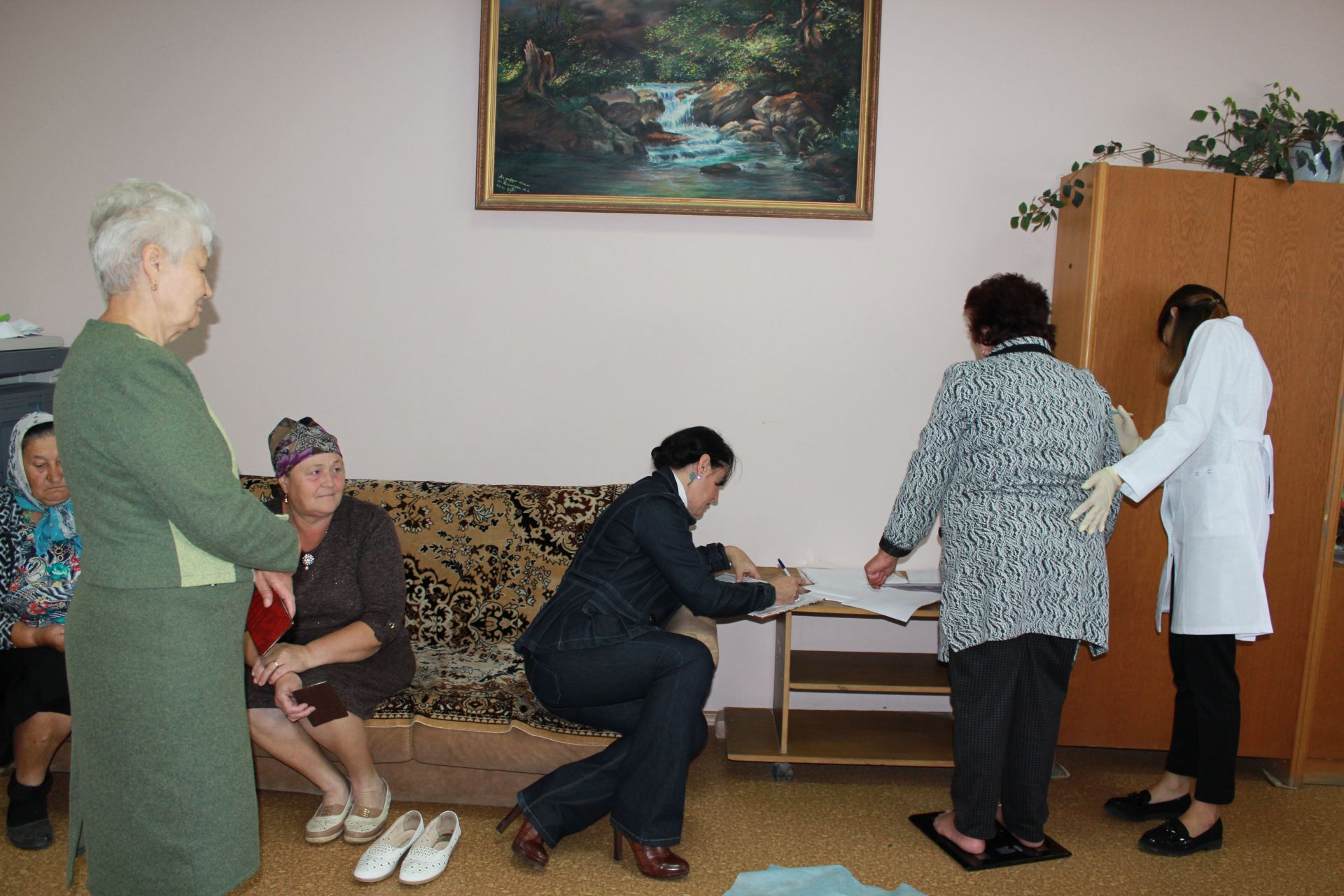 Альметьевские медики провели выездной День здоровья в Новотроицком поселении