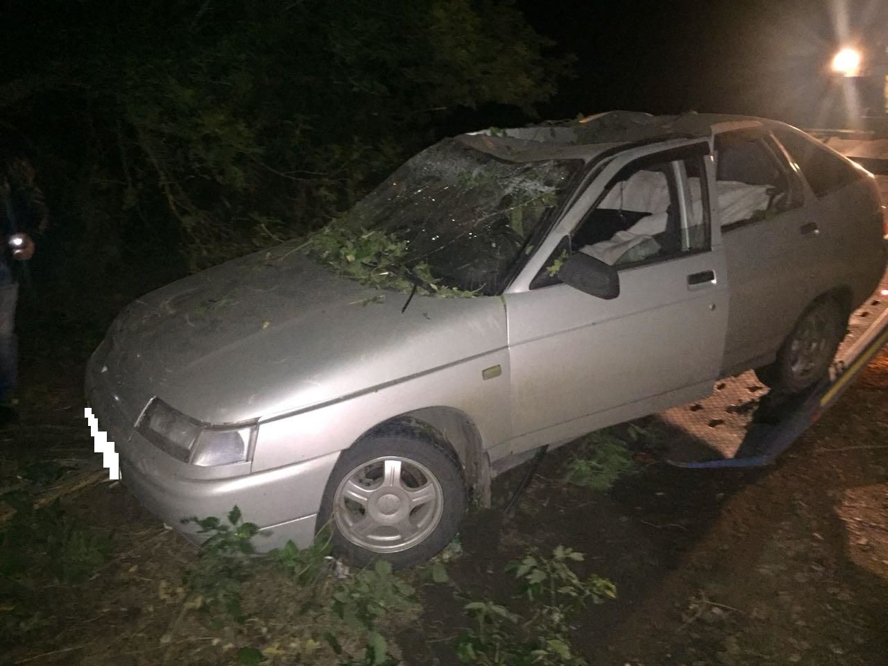 27-летний водитель опрокинулся в кювет в Альметьевске