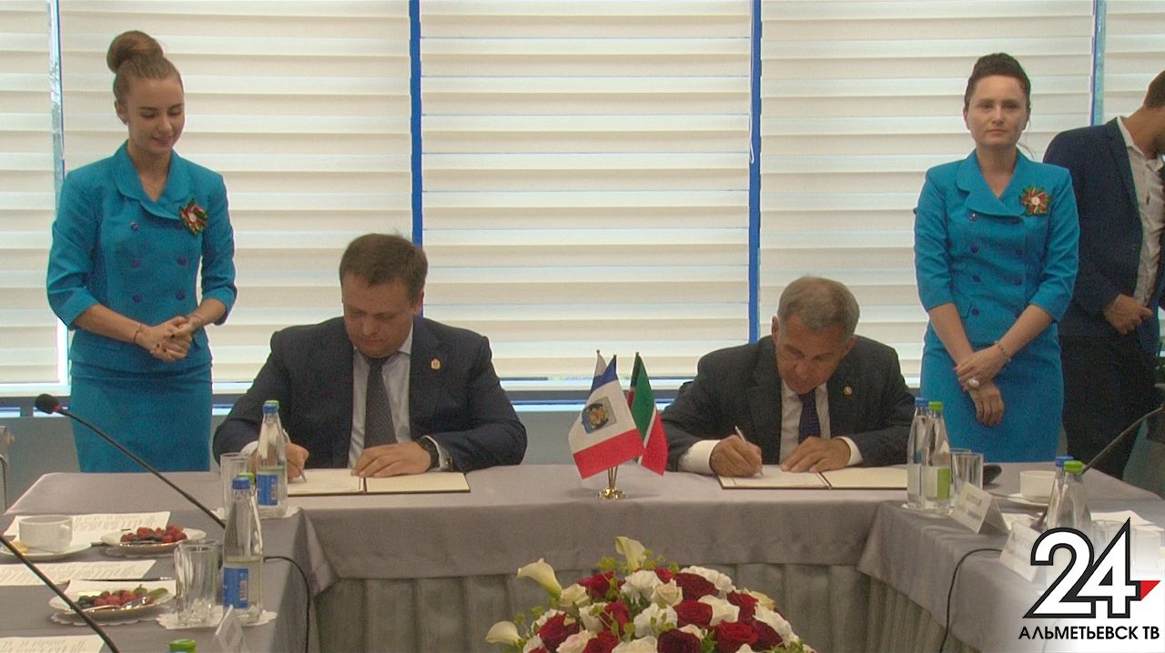 Президент Татарстана и губернатор Новгородской области подписали соглашение о сотрудничестве