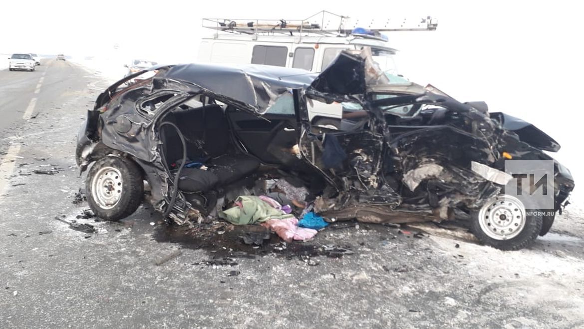 В Татарстане водитель «Лады» спровоцировал аварию, в которой погибла 19-летняя девушка