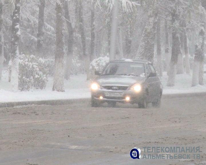 МЧС Татарстана напоминает о мерах безопасности при сильном ветре и гололеде