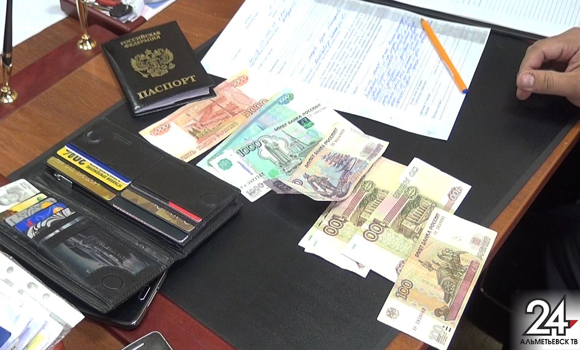 Кибермошенники обещали купить у жительницы Татарстана кровать, но сняли с ее карты 200 тыс. рублей