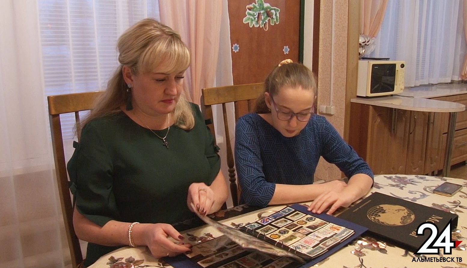 Семья коллекционеров из Альметьевска 25 лет собирает марки и монеты
