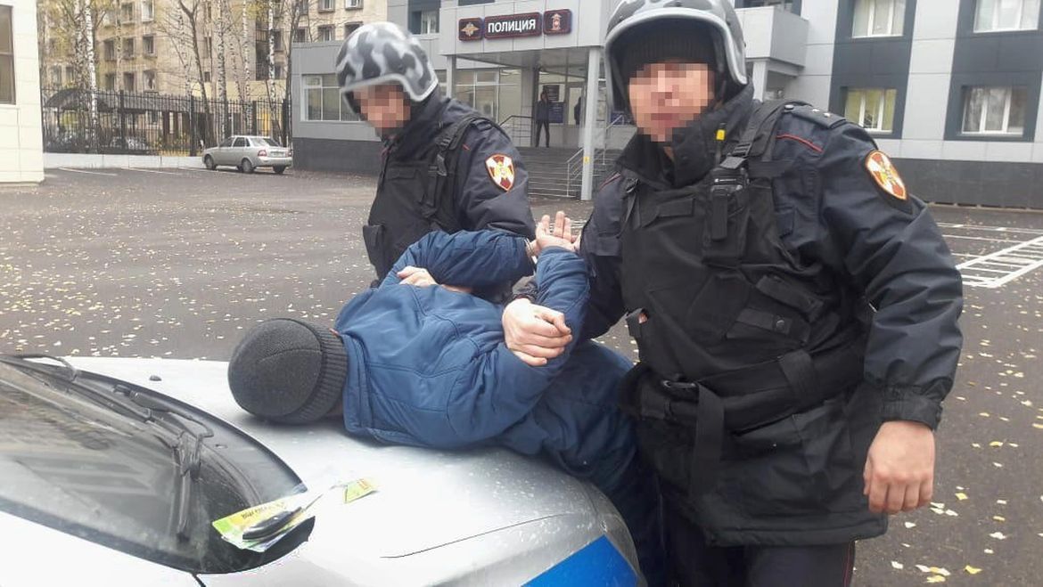 В Татарстане задержали пьяного мужчину, который ворвался в детсад с ножом
