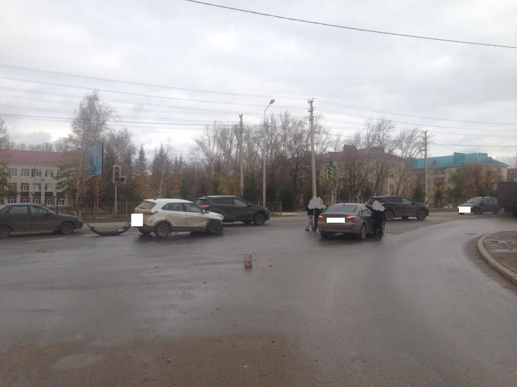 В Альметьевске в результате аварии пострадала девушка-пассажир