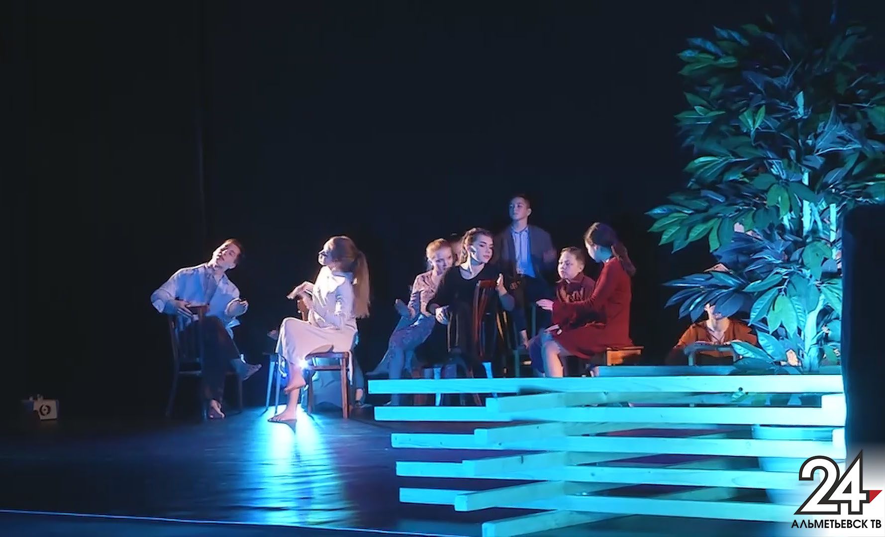 Экспериментальная постановка «mArt» прошла на сцене альметьевского драматического театра