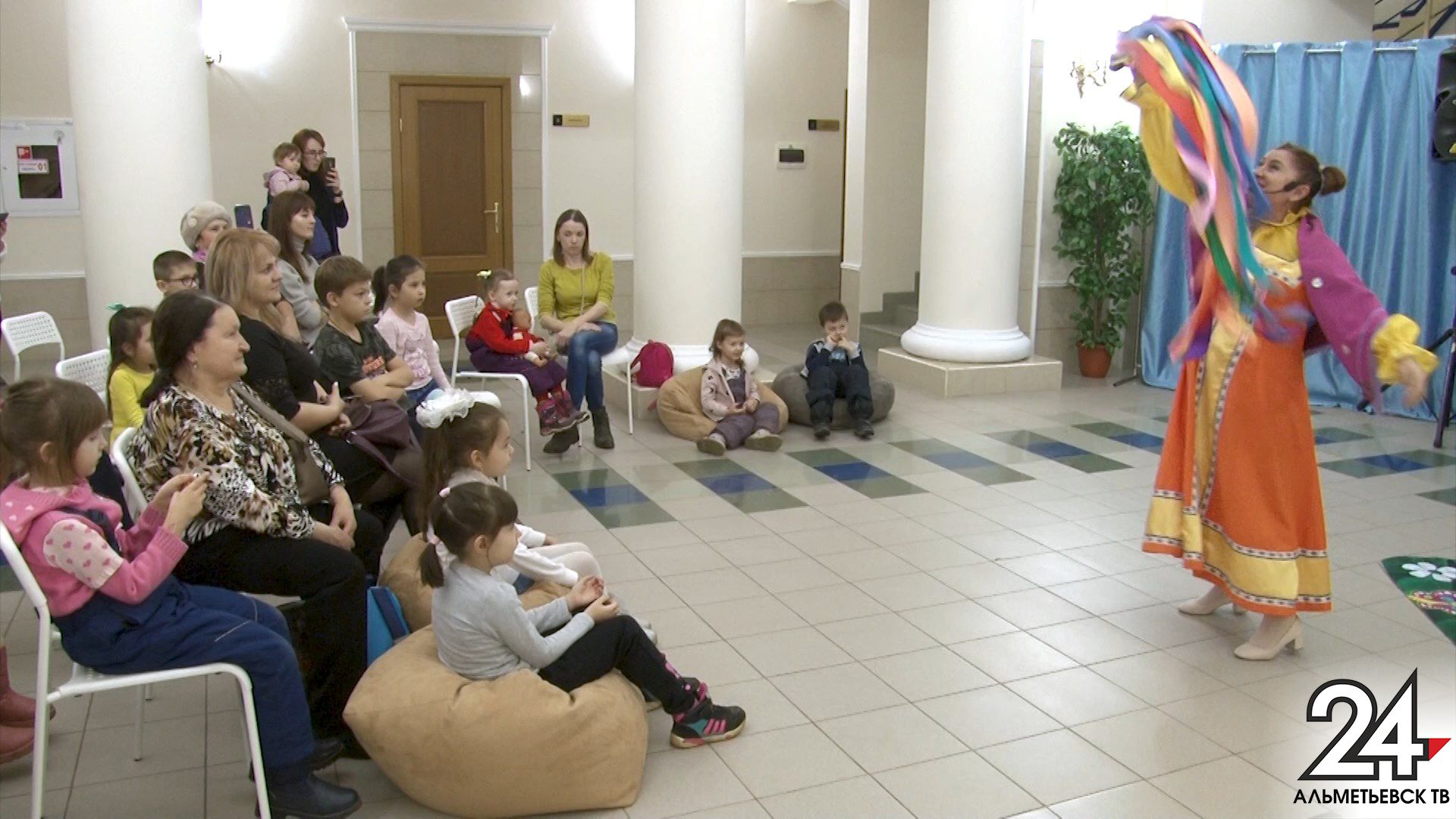 Особенным детям в Альметьевске подарили представление кукольного театра