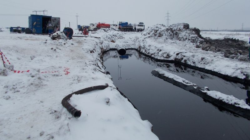 Котлован с нефтепродуктами и хлоридами обнаружен в зоне притока реки Степной Зай в Татарстане