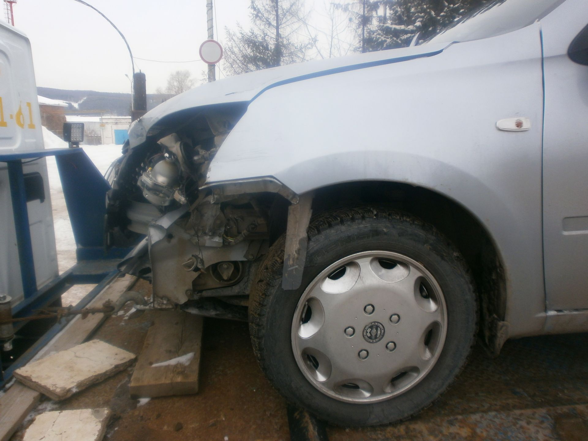 В Альметьевске столкнулись три автомобиля