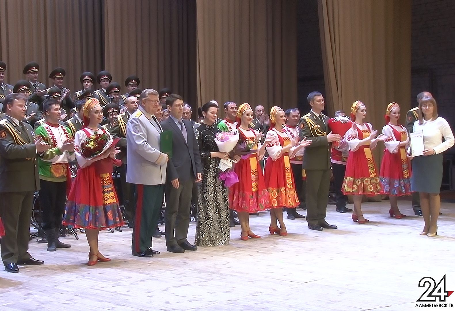 Концерт ансамбля Росгвардии прошел в Альметьевске при полном аншлаге