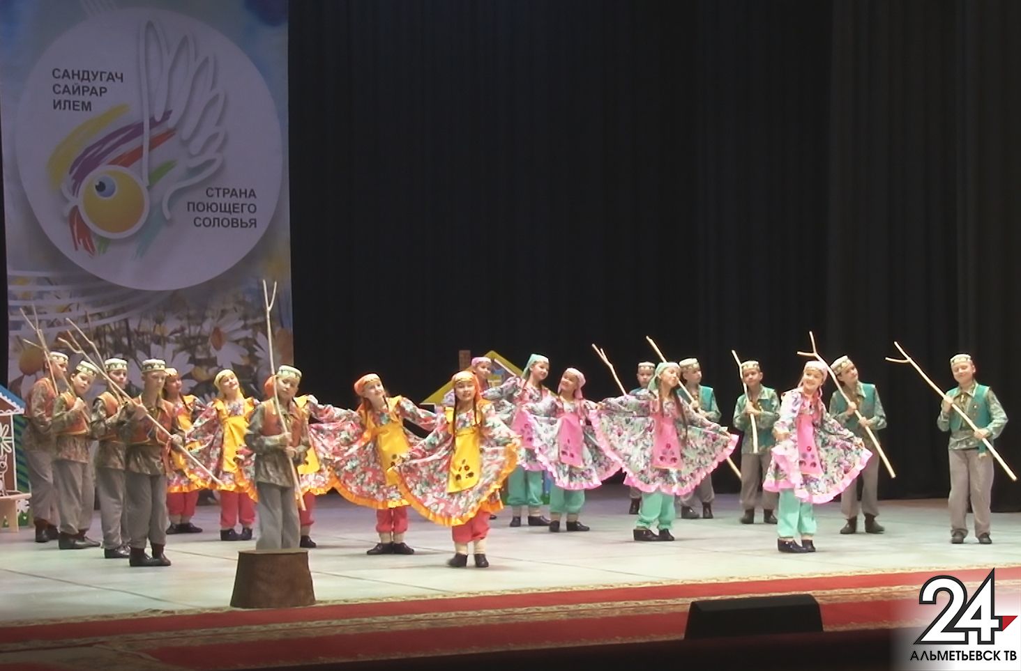 Финал «Страны поющего соловья»: за победу боролись танцевальные коллективы и пианисты в Альметьевске