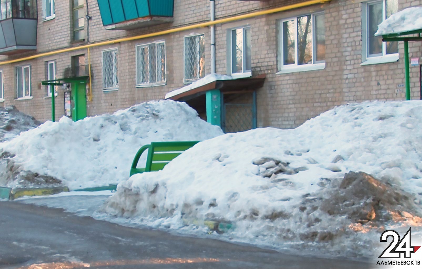 Альметьевцы пожаловались на снег, наледи и работу автобусов в «Народный контроль»