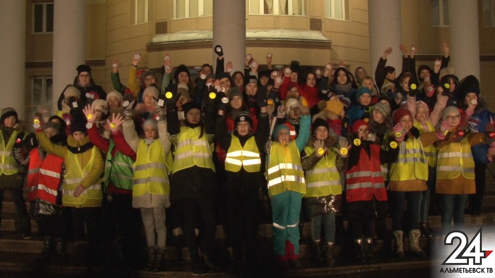 Засветились: в Альметьевске активисты провели яркий флешмоб