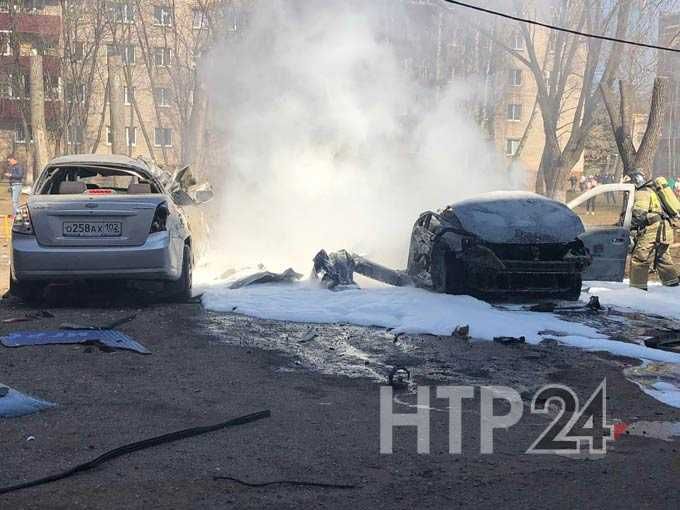 В Татарстане во дворе жилого дома взорвался автомобиль