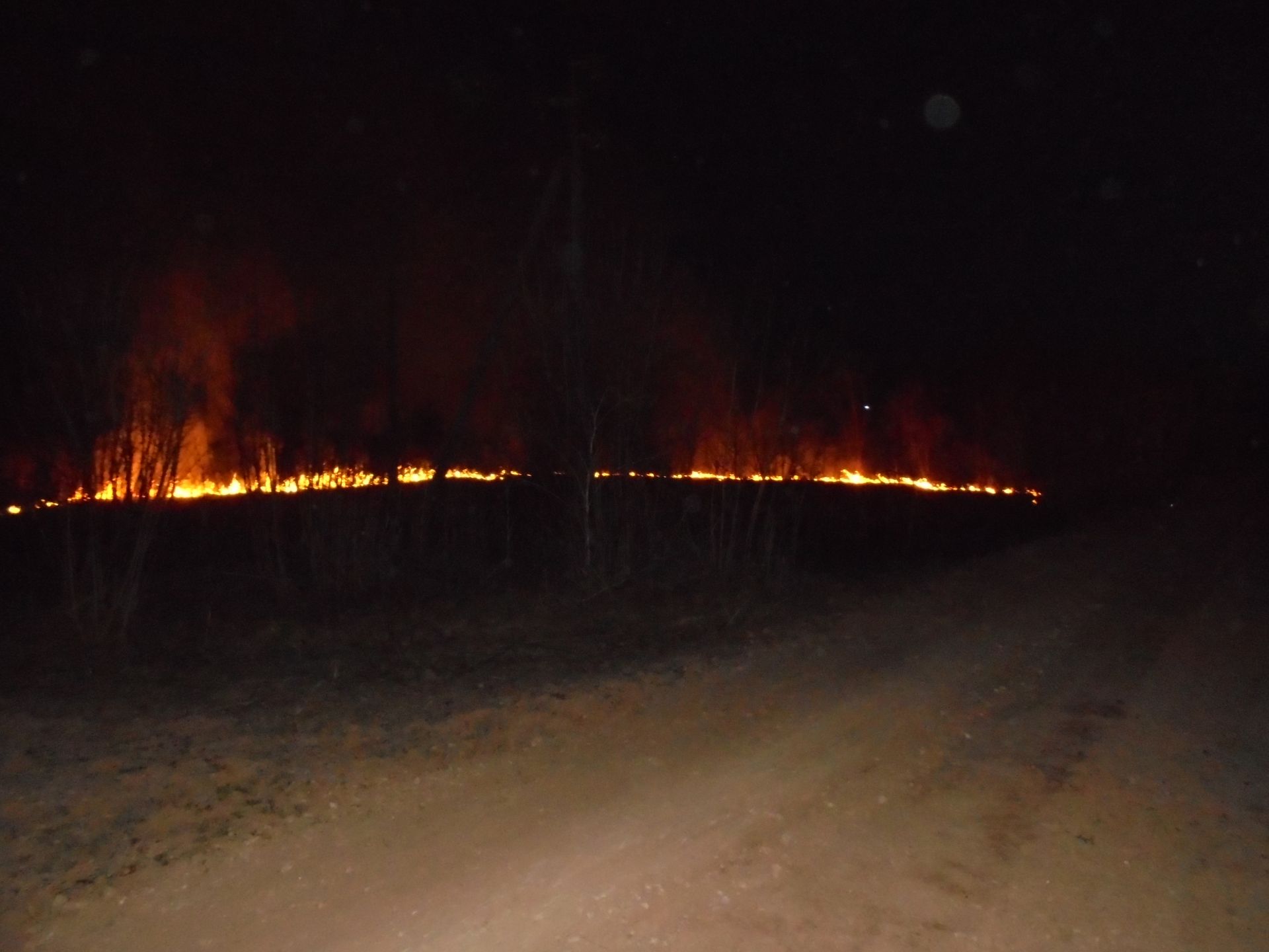 В Альметьевске случилось возгорание на территории между СУ-2 и Тихоновкой