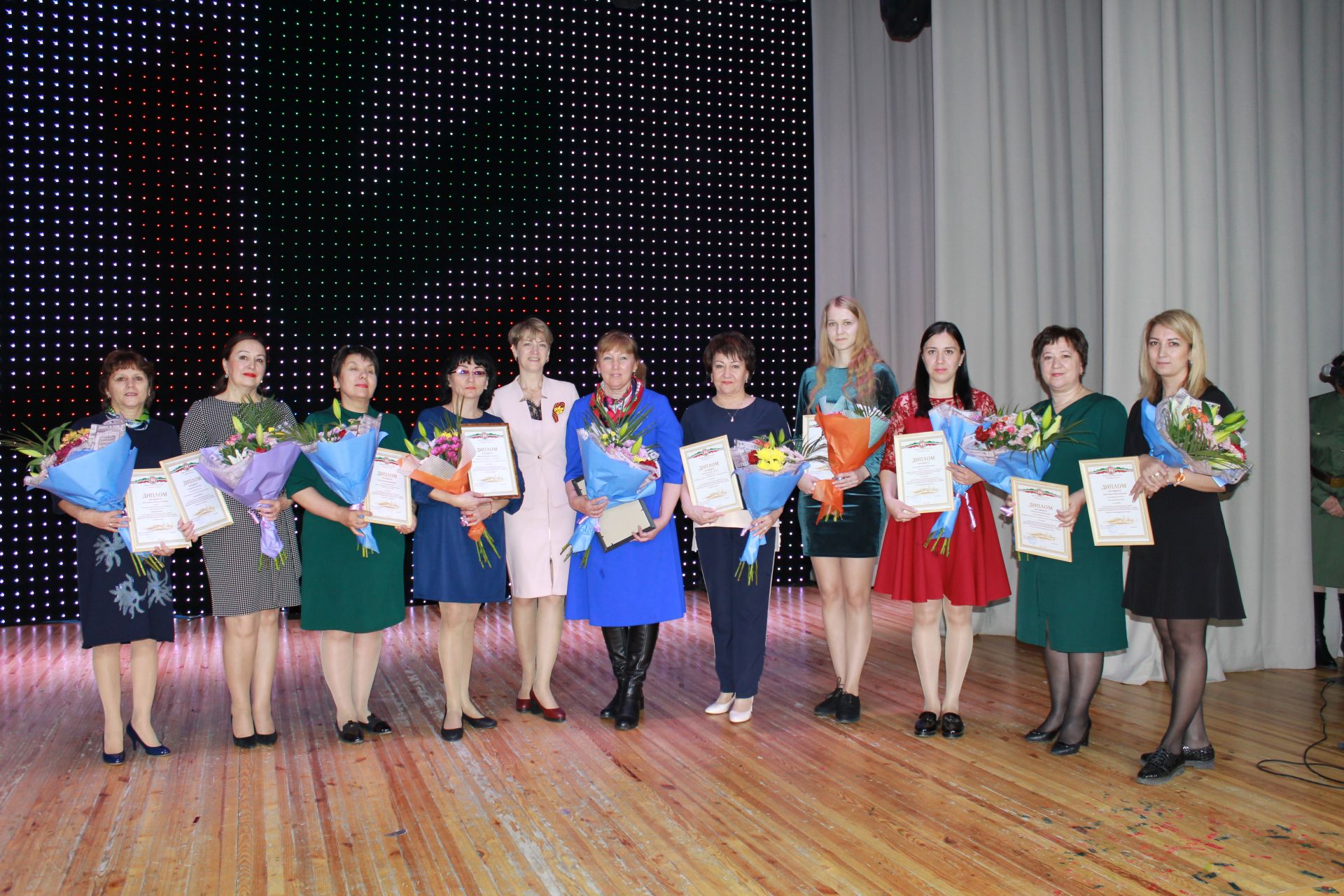 Медицинских сестер Альметьевска поздравили с профессиональным праздником