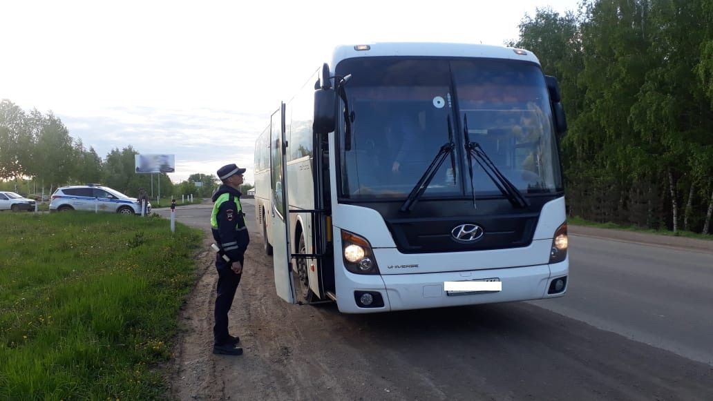 В Альметьевске инспекторы ДПС во время рейда «Автобус» выявили 6 нарушений