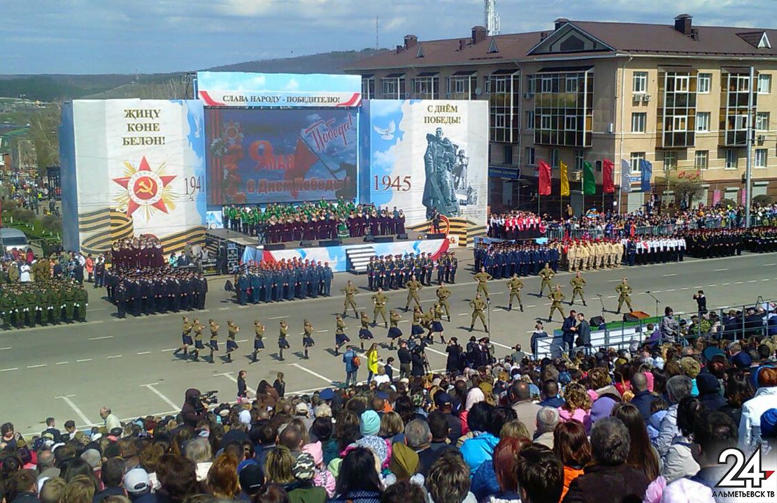 К параду Победы в Альметьевске установлены трибуны на 7 тысяч мест