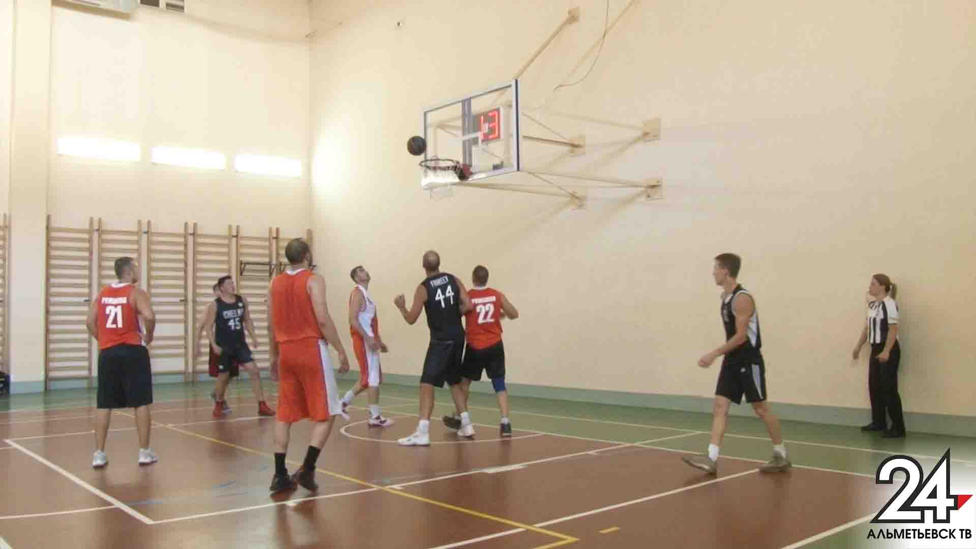 В Альметьевске завершился открытый чемпионат Татарстана по баскетболу