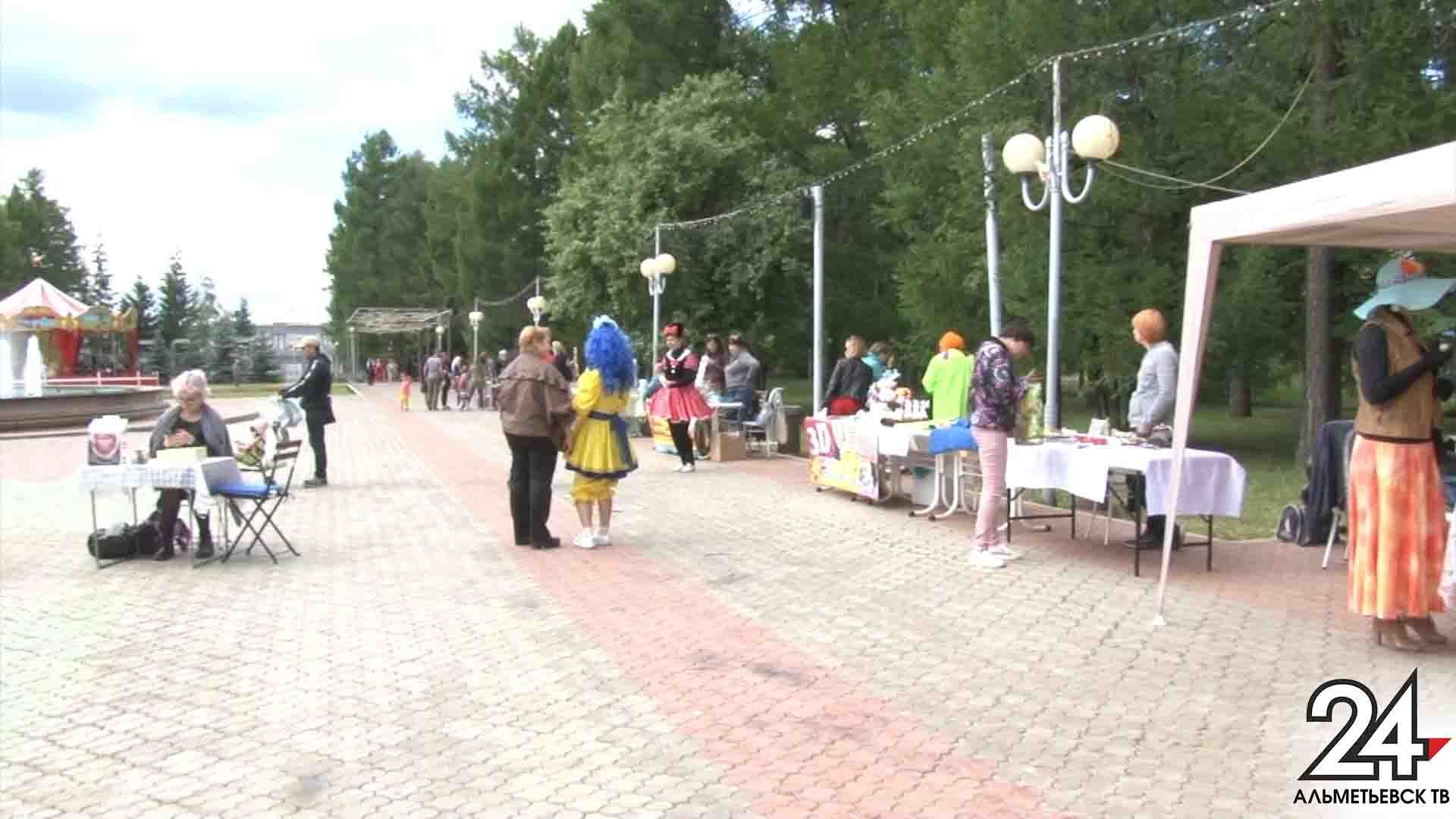 Альметьевские волонтеры организовали благотворительную ярмарку для своих казанских коллег