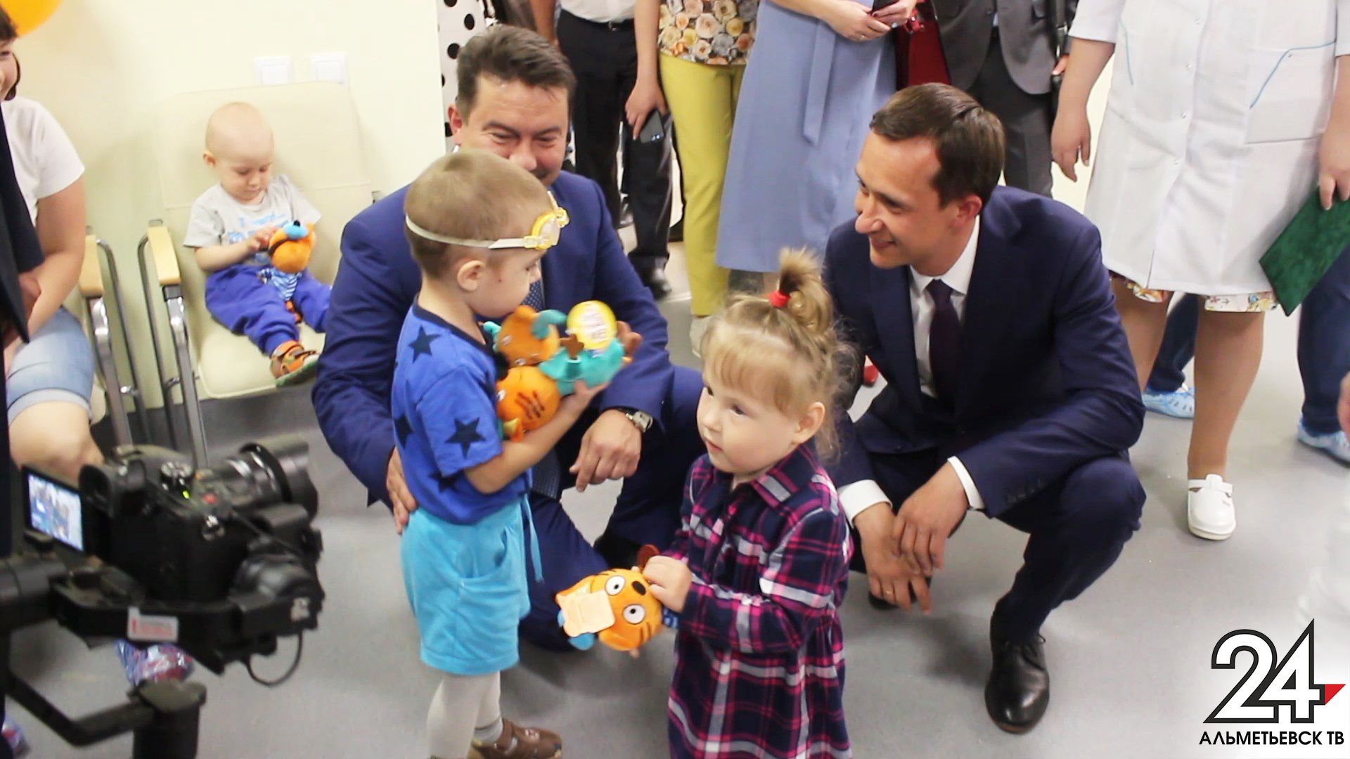 Министр здравоохранения РТ посетил детский стационар в Альметьевске