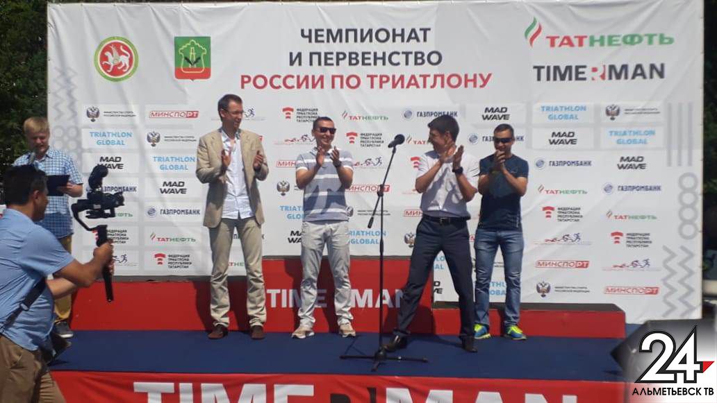 В Альметьевске проходит открытие соревнований по триатлону