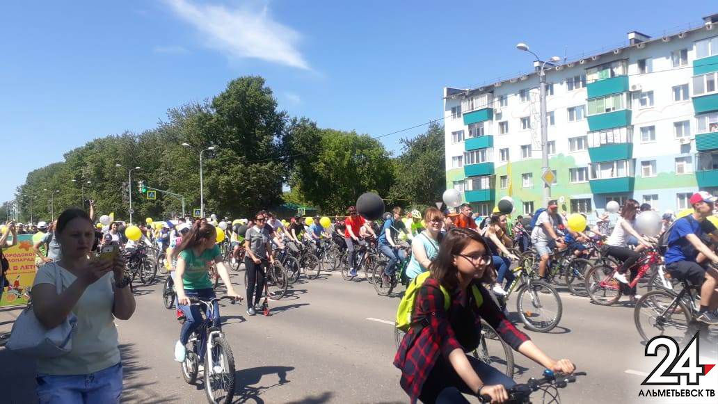 В Альметьевске стартовал большой велопарад