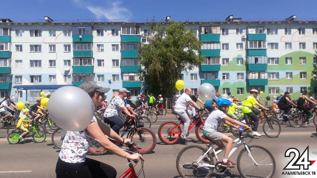 В Альметьевске стартовал большой велопарад