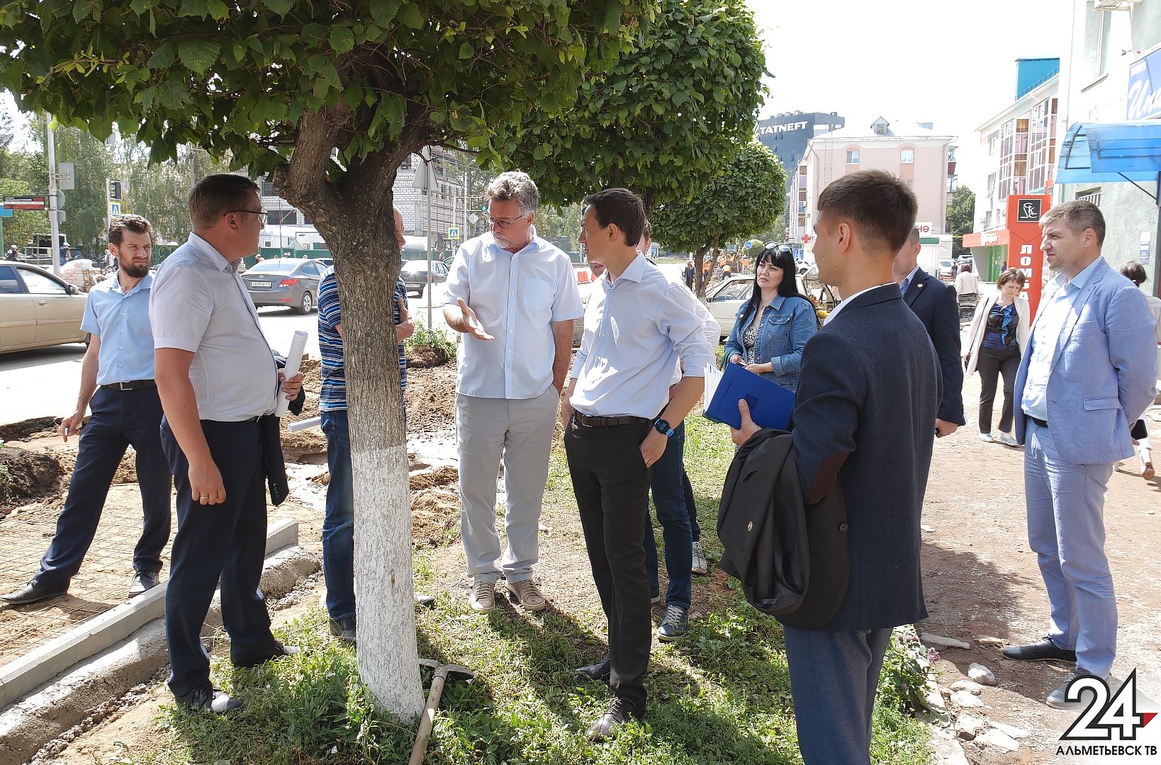 В Альметьевск пригласили эксперта, чтобы обсудить озеленение города