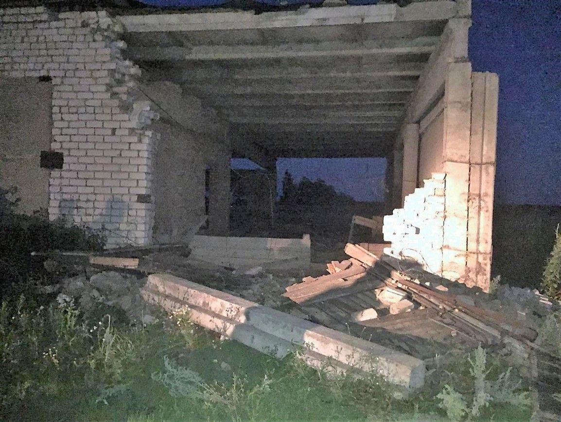 В Татарстане 11-летний ребенок погиб из-за обрушения стены заброшенного здания