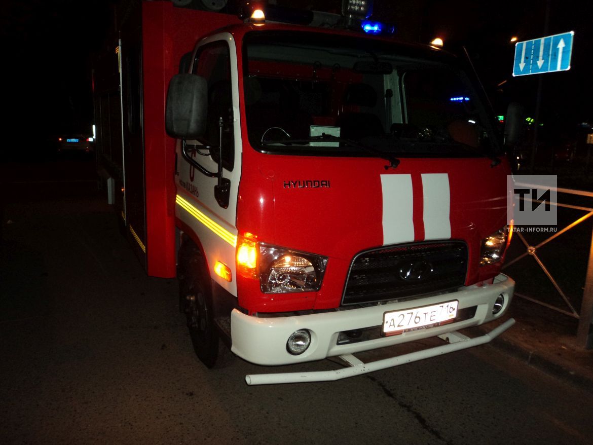 В Татарстане в результате пожара в пятиэтажке погиб ребенок, пострадали трое взрослых