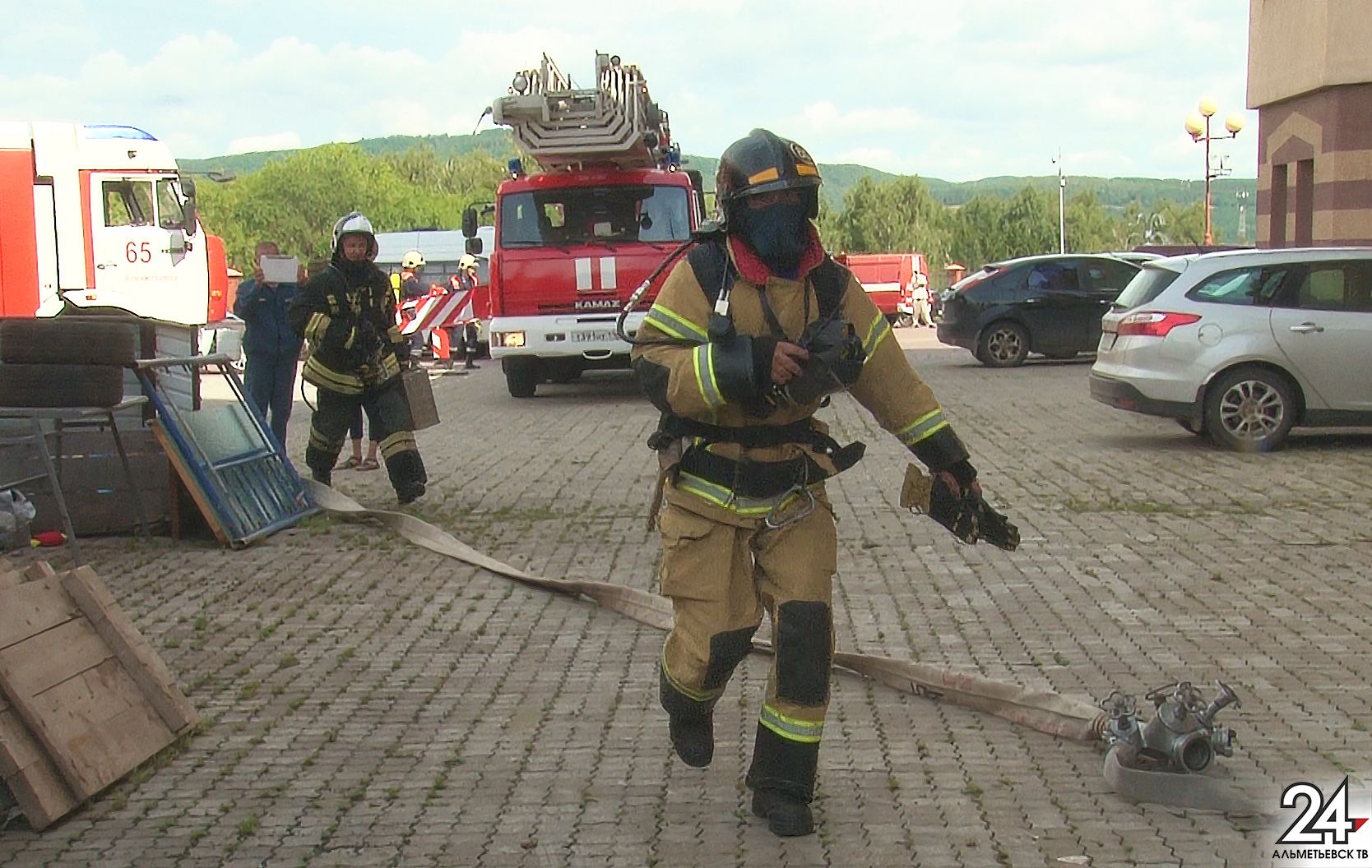 В Татарстане из школы эвакуировали 565 человек из-за сработавшей пожарной сигнализации