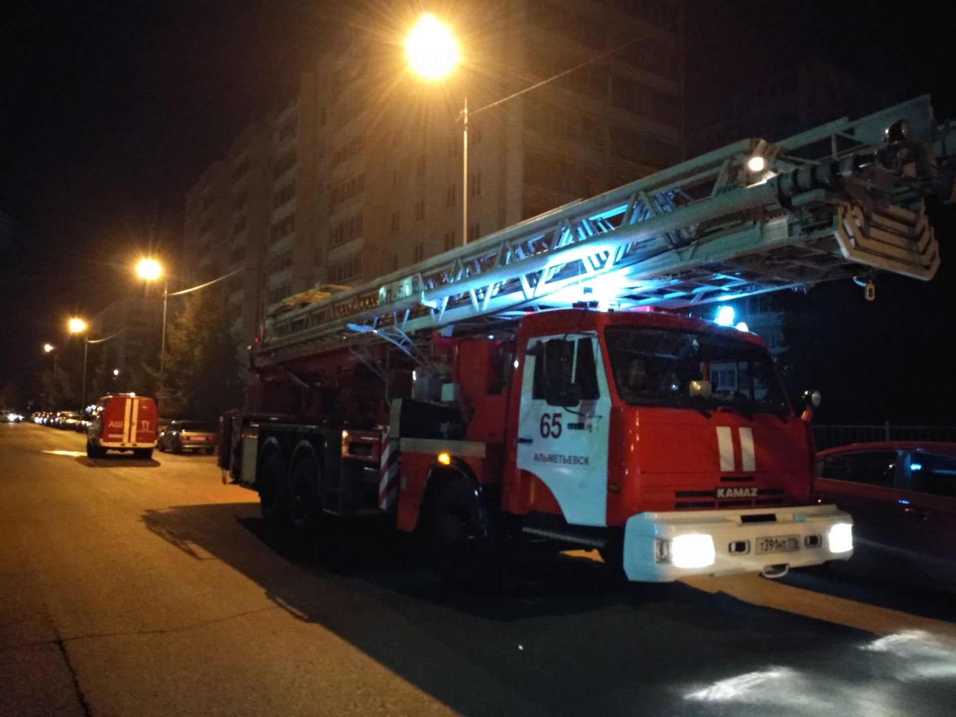 На пожаре в Альметьевске пострадали двое мужчин
