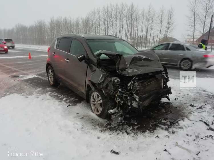 В Татарстане в результате столкновения трех машин погиб человек