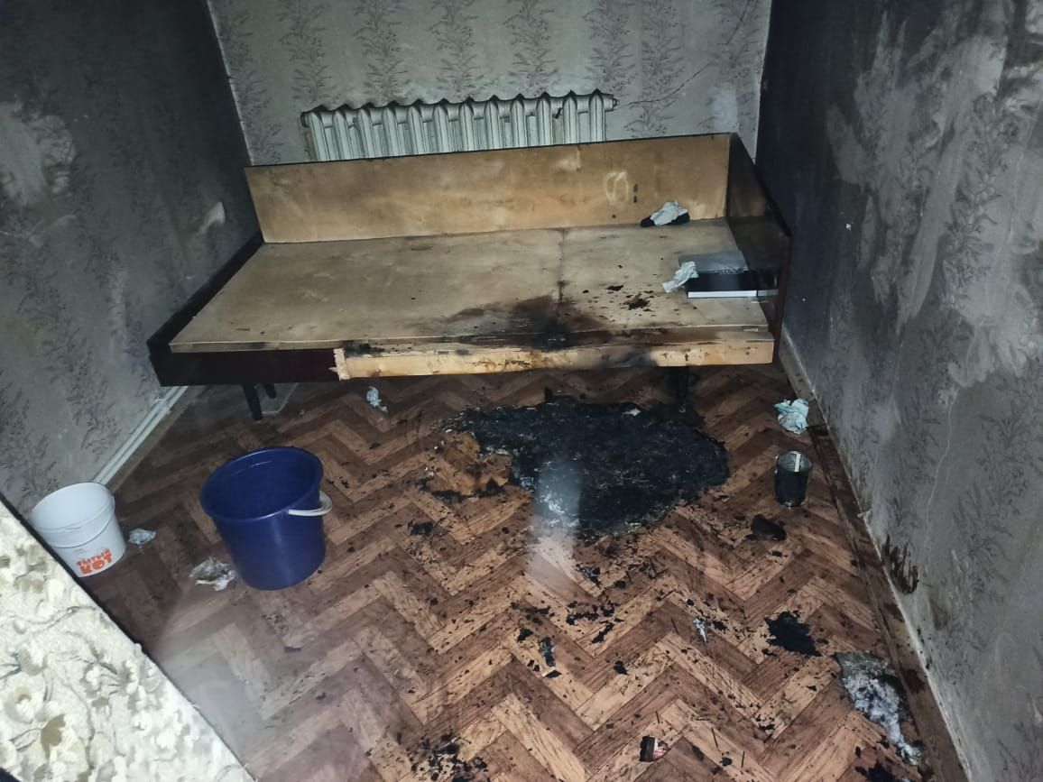 На пожаре в доме по улице Белоглазова в Альметьевске пострадал человек