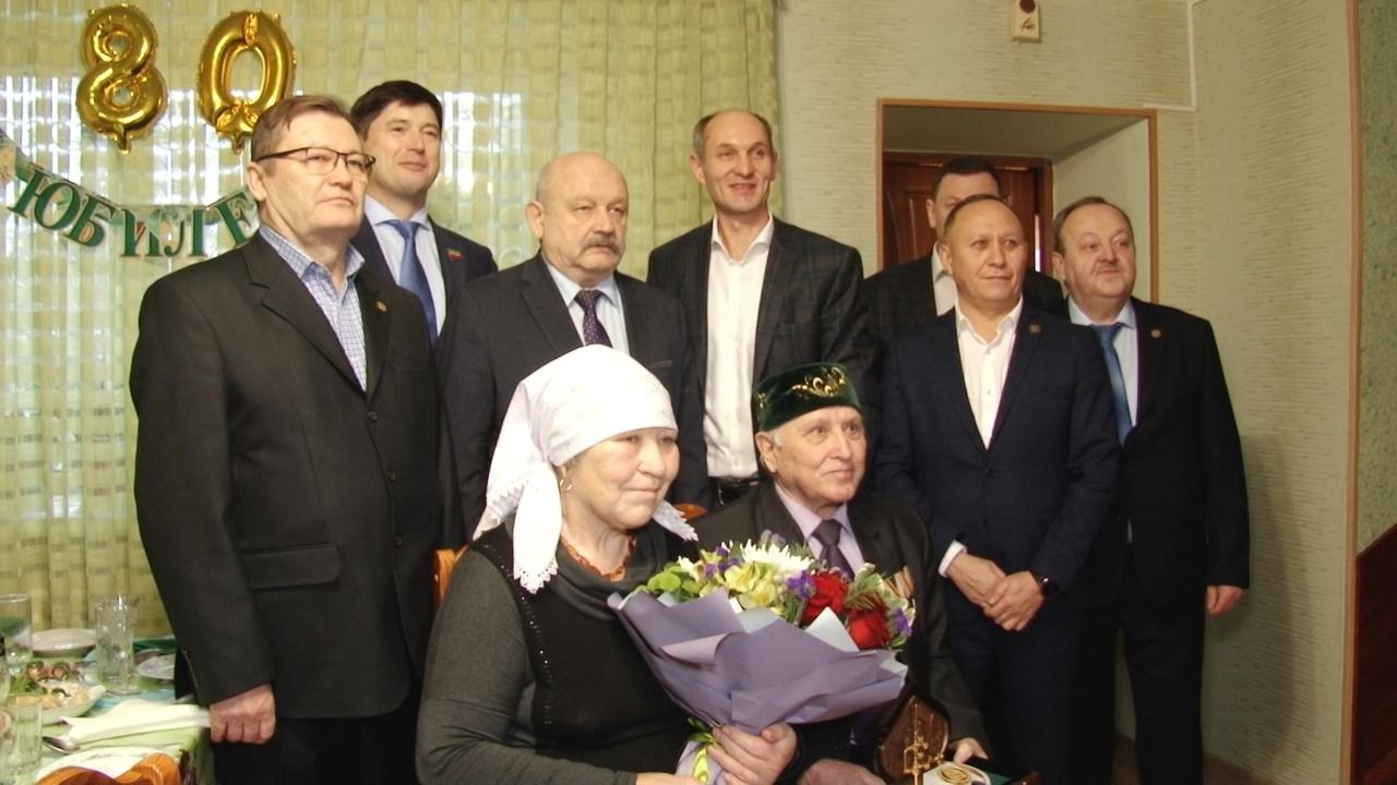 В Альметьевске поздравили с 80-летием полного кавалера ордена Трудовой Славы