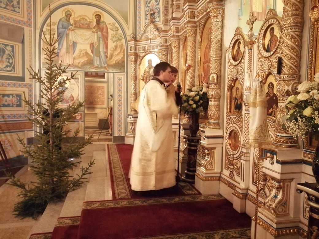 Альметьевск - здесь и сейчас: в кафедральном соборе проходит рождественская служба