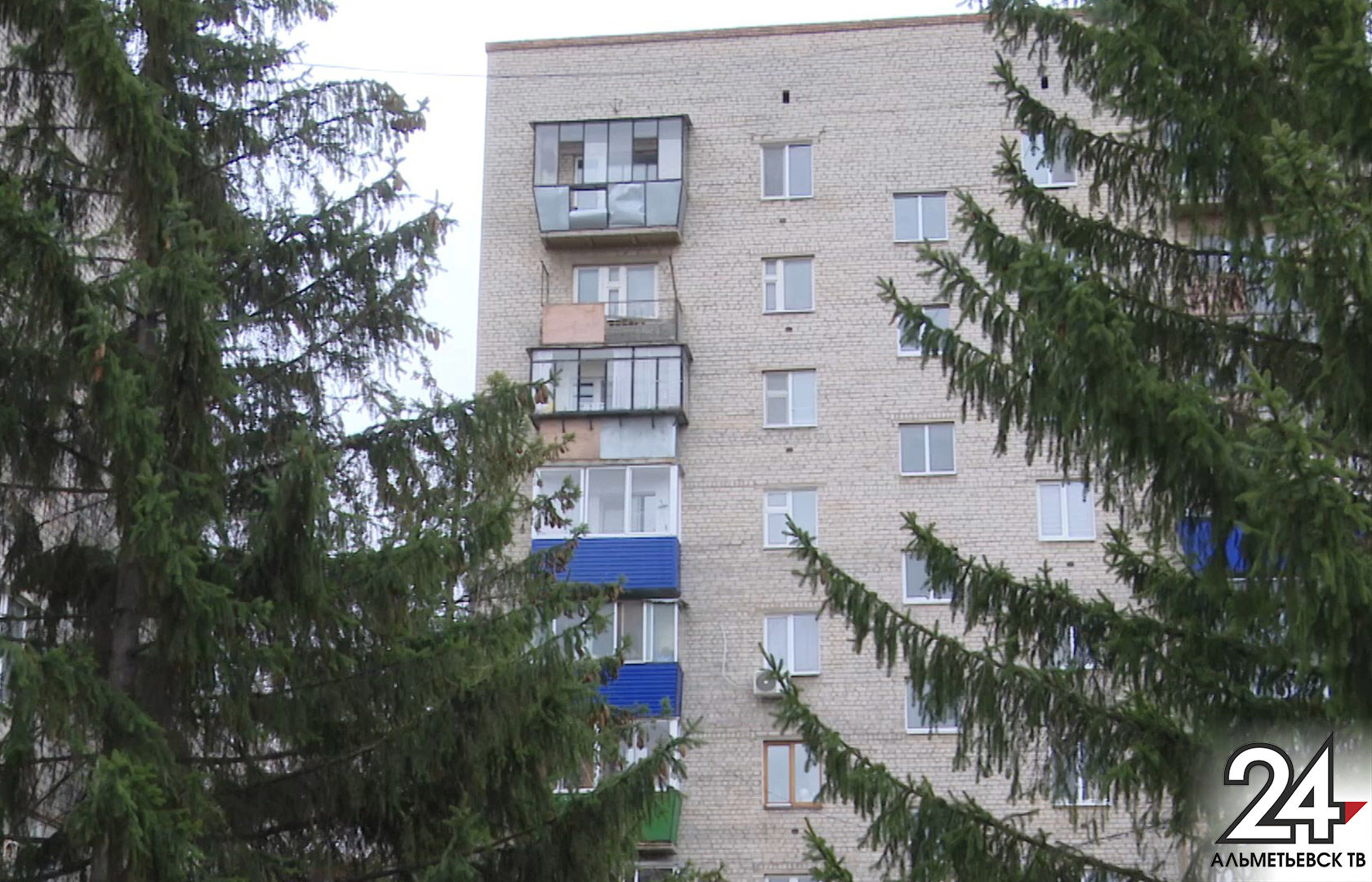 Семья девушки, упавшей с 9 этажа в Альметьевске, хочет призвать к ответу виновных