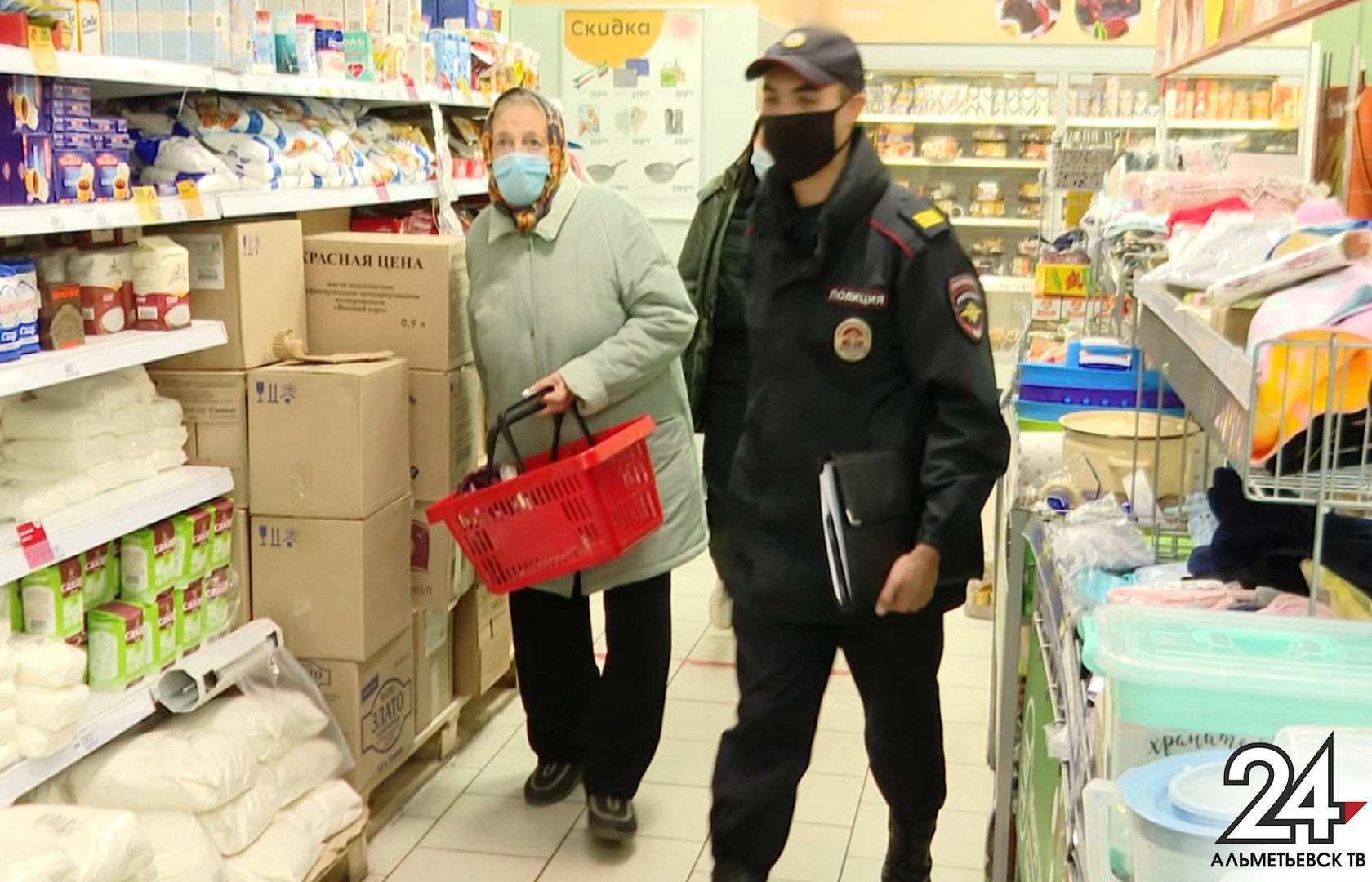 Полицейские проверяют, носят ли в альметьевских супермаркетах маски