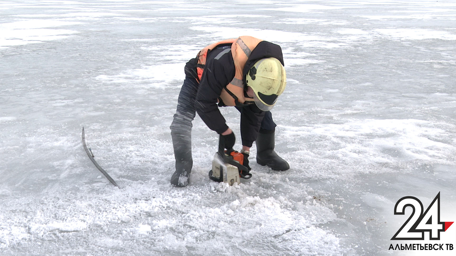В Татарстане оштрафовали 17 рыбаков за выход на тонкий лед
