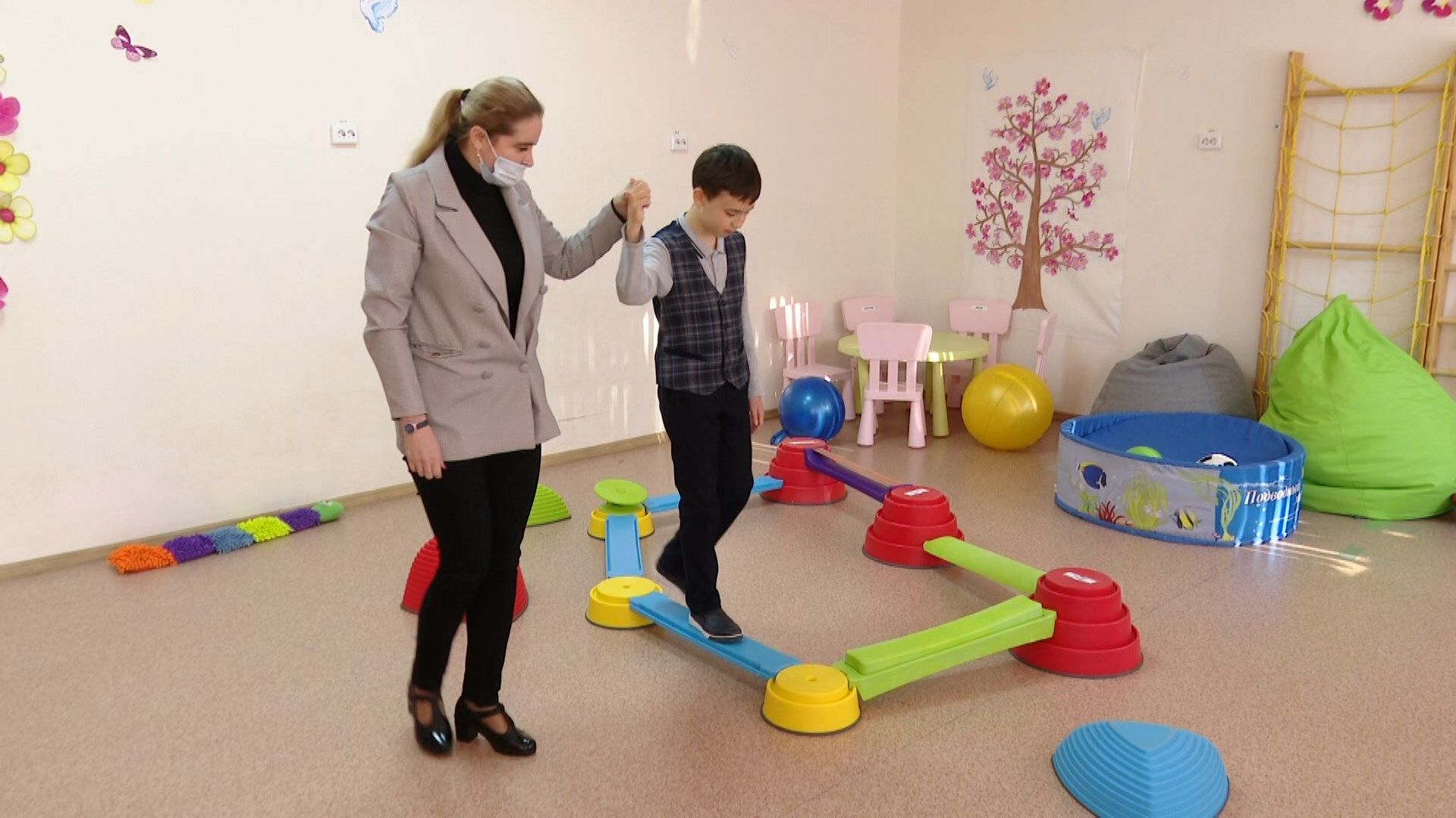 В Альметьевске родители школьников с аутизмом просят увеличить объем занятий для детей