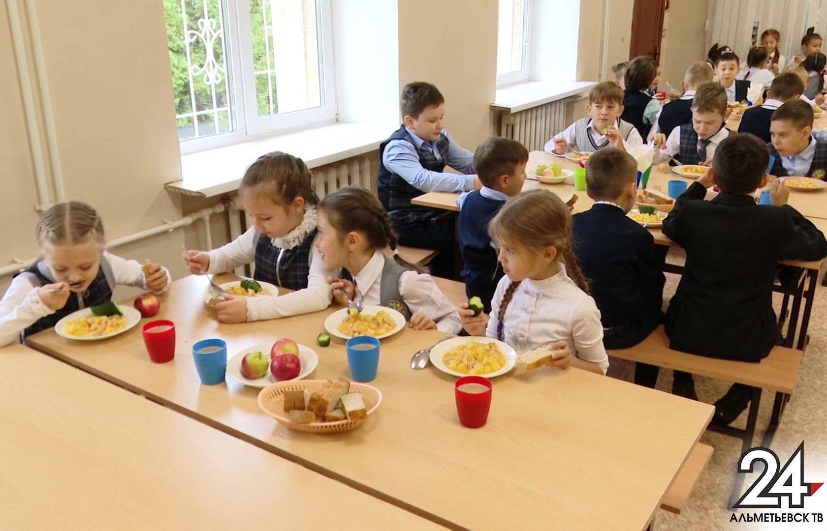 Татарстанцы смогут задать вопросы по организации горячего питание в школах