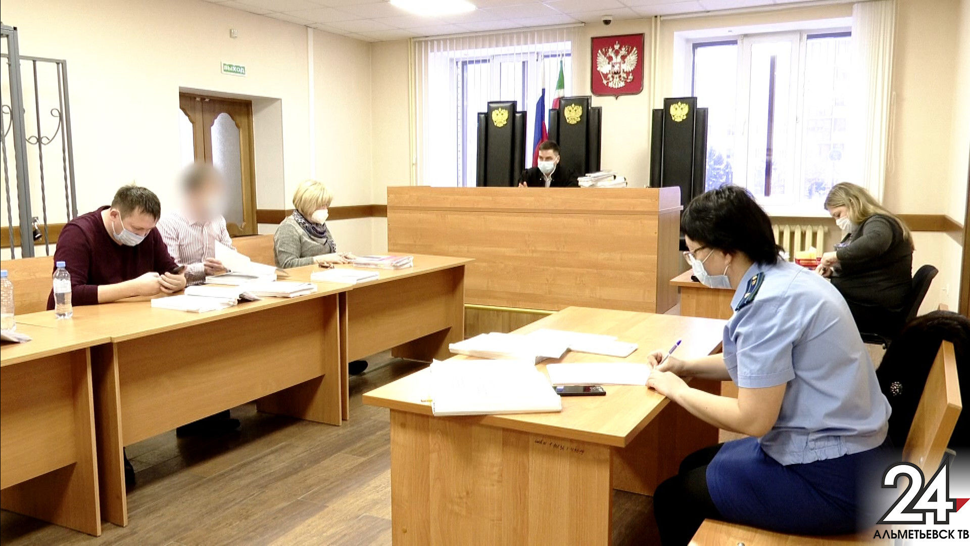В Альметьевске судят следователей за превышение должностных полномочий