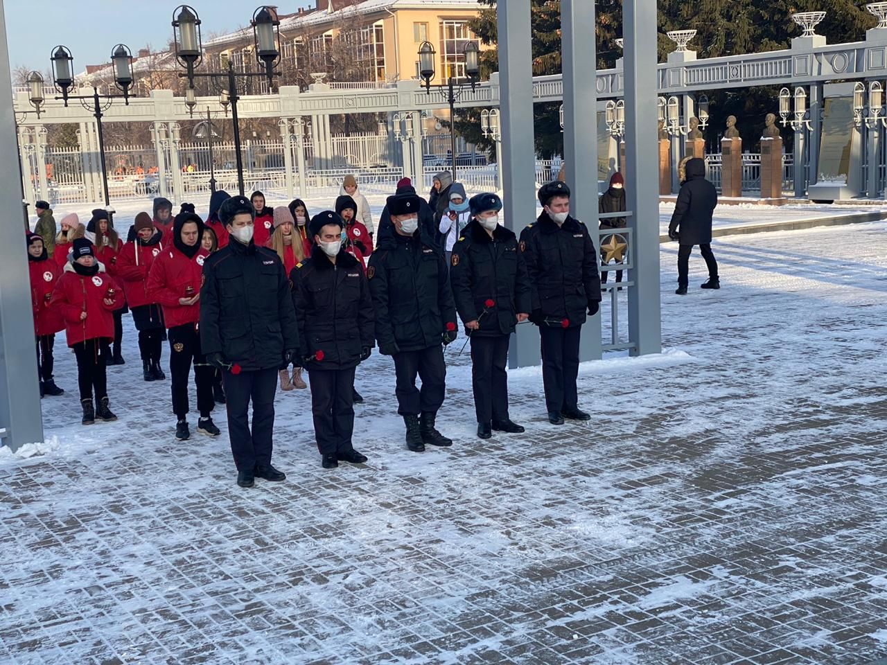 В Альметьевске на трех площадках почтили память неизвестных солдат