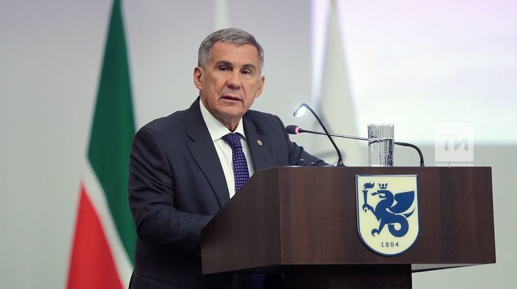 Президент Татарстана призвал использовать все возможные способы для прорывного роста экономики республики
