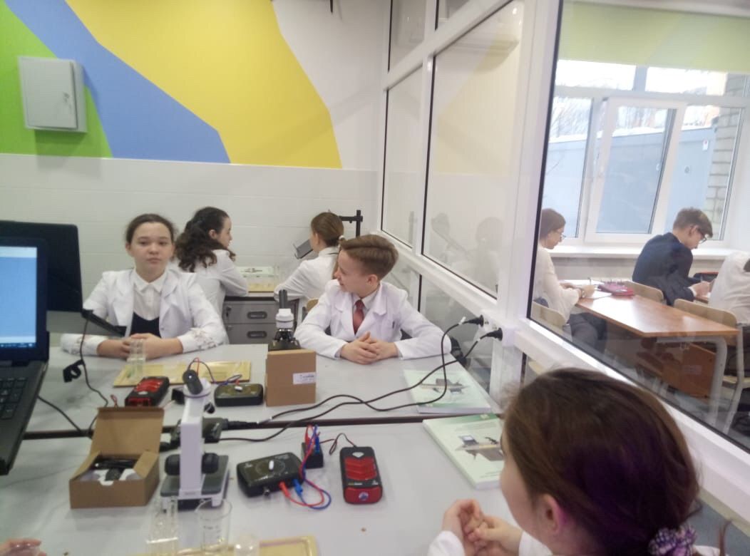 В Альметьевской школе открыта новая биолаборатория