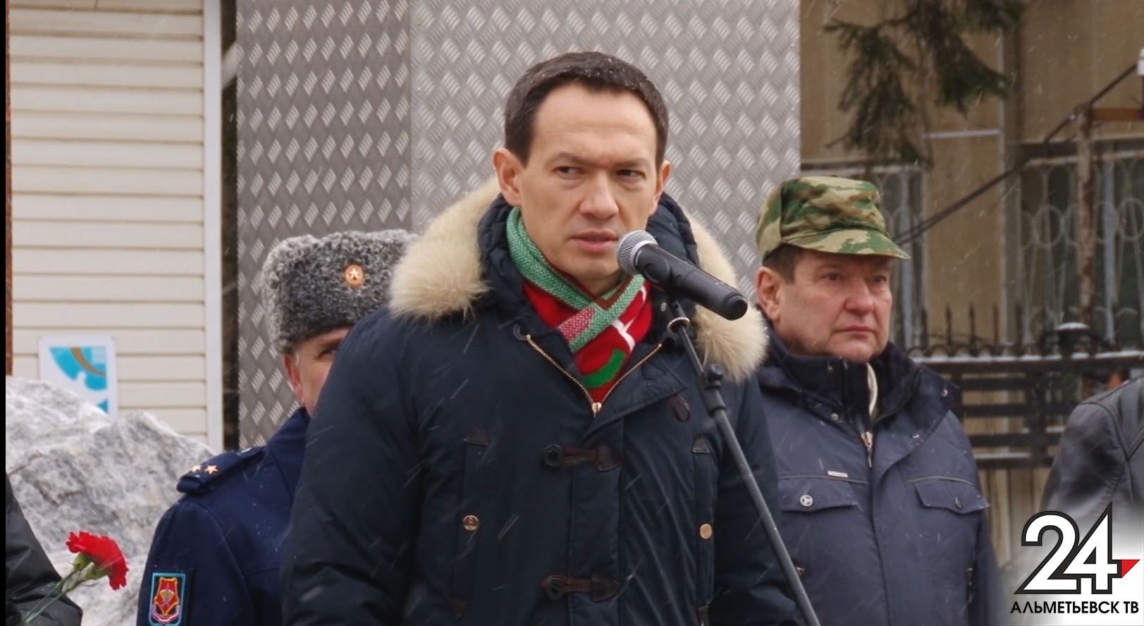 Тимур Нагуманов поздравил военных и ветеранов с 23 февраля