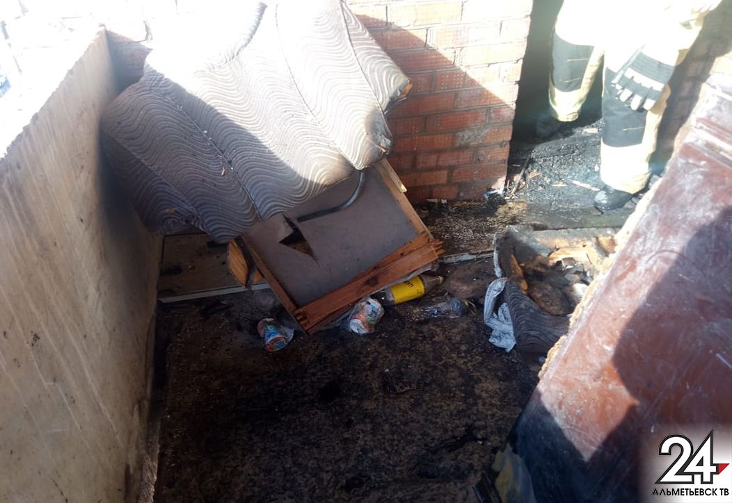 Утром в Альметьевске произошел пожар в жилом доме на улице Сулеймановой